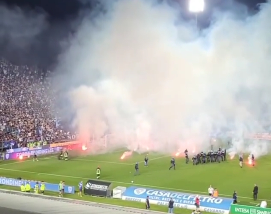 Il Brescia di Cellino in serie C, partita sospesa per la rabbia dei tifosi: Massimo al minimo