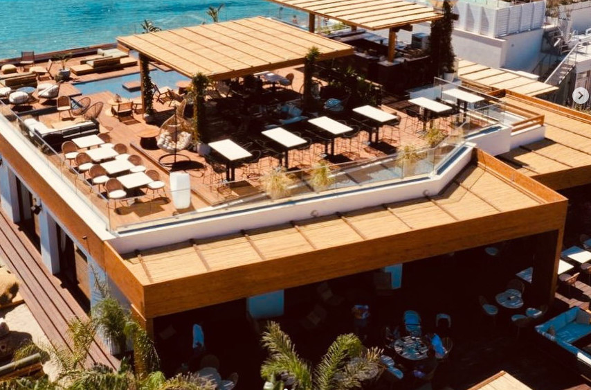 Blitz dei Nas al Poetto di Quartu, multato un locale: è l’Albachiara