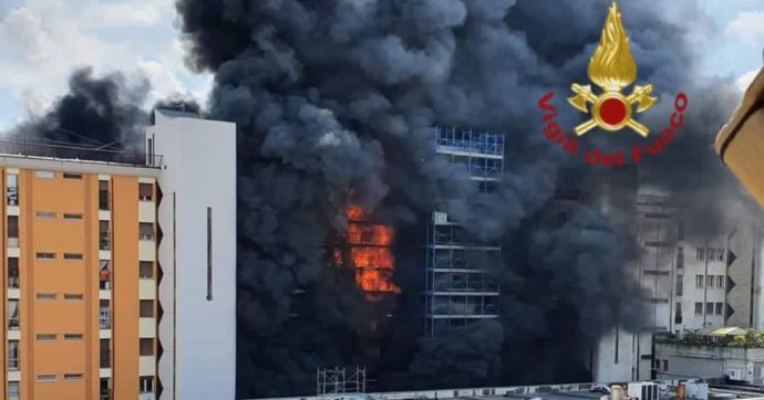 Pauroso incendio in una palazzina di Roma: un morto, tre ustionati e diversi intossicati