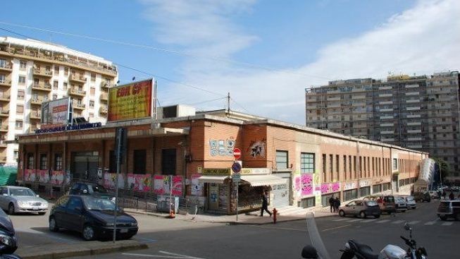 Cagliari, sì alla pista ciclabile dal mercato a Pirri: addio a oltre 100 parcheggi a San Benedetto e Fonsarda