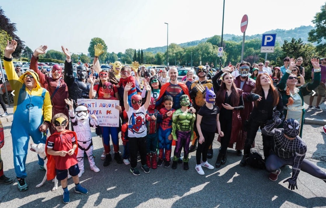 Addio al piccolo Mirko, il bimbo dei super eroi: “Ora è libero di giocare”