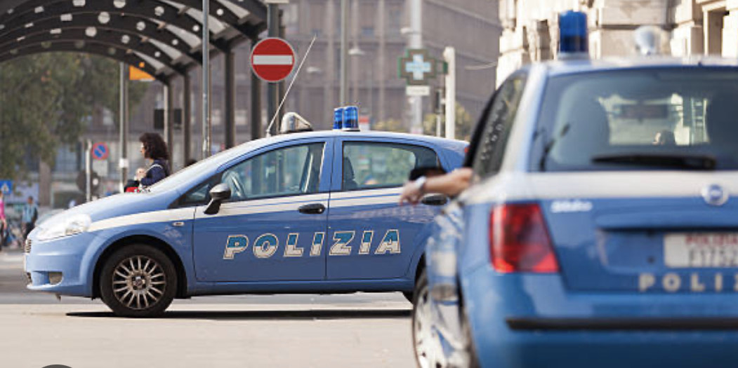 Terremoto in questura: arrestati 5 poliziotti per tortura e altri reati, uno di loro si vantava con la fidanzata