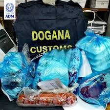 Olbia, sequestrati quasi 3 kg di prodotti alimentari privi di documentazione sanitaria