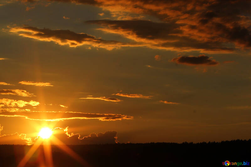 Meteo Casteddu, sole e caldo su tutta l’Isola: ombrelli aperti solo nel Nuorese
