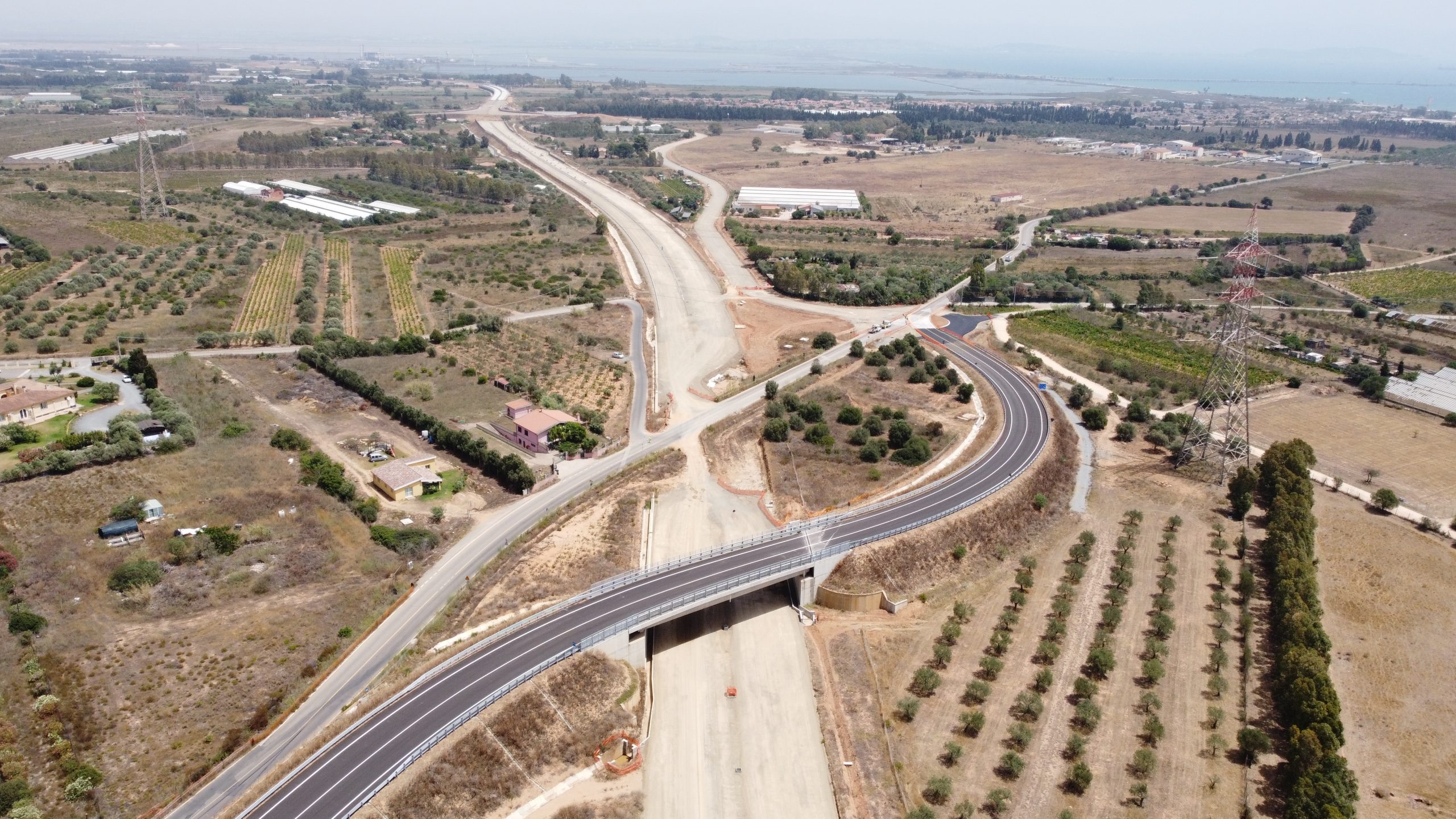 Nasce la nuova Sulcitana a 4 corsie: inaugurato a Santa Barbara il nuovo cavalcavia di Poggio dei Pini