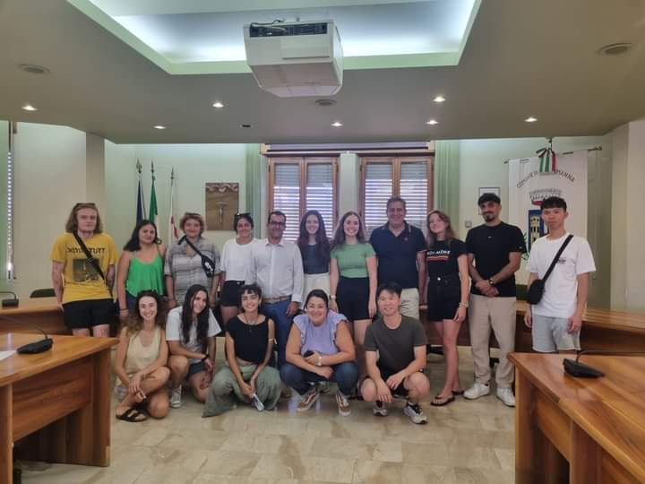 Ambiente, cultura e enogastronomia: giovani volontari da tutto il mondo a Serramanna