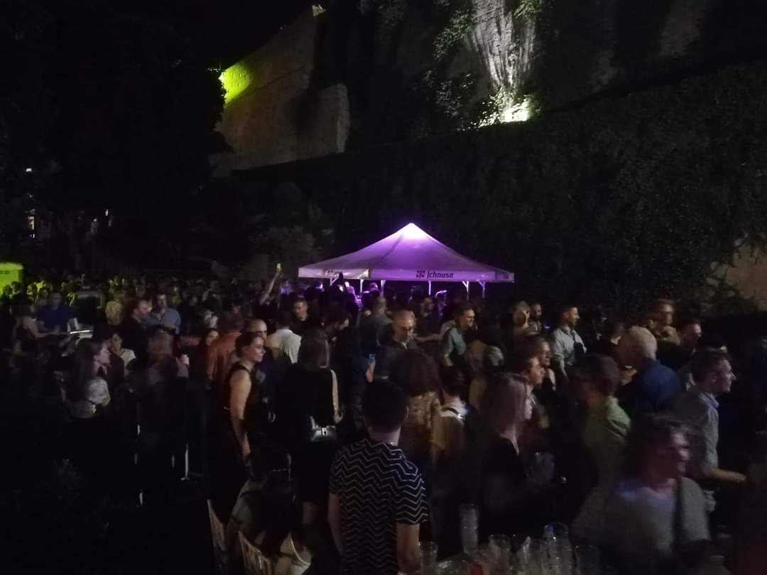 Cagliari, il party dei ricercatori finisce nella bufera: “Musica altissima sino a tarda notte”