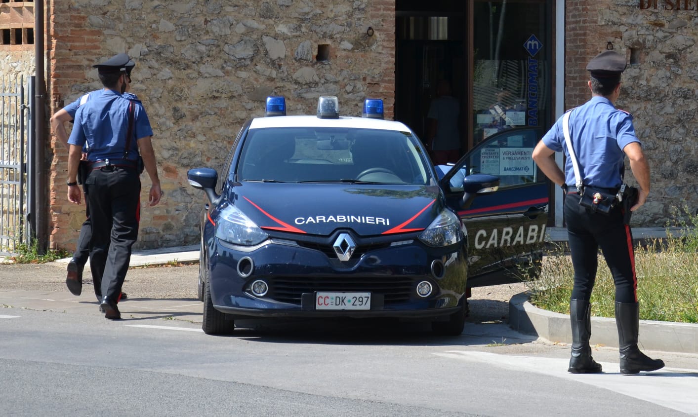 Gira ubriaco in bicicletta per le strade di Arbus, 37enne denunciato dai carabinieri