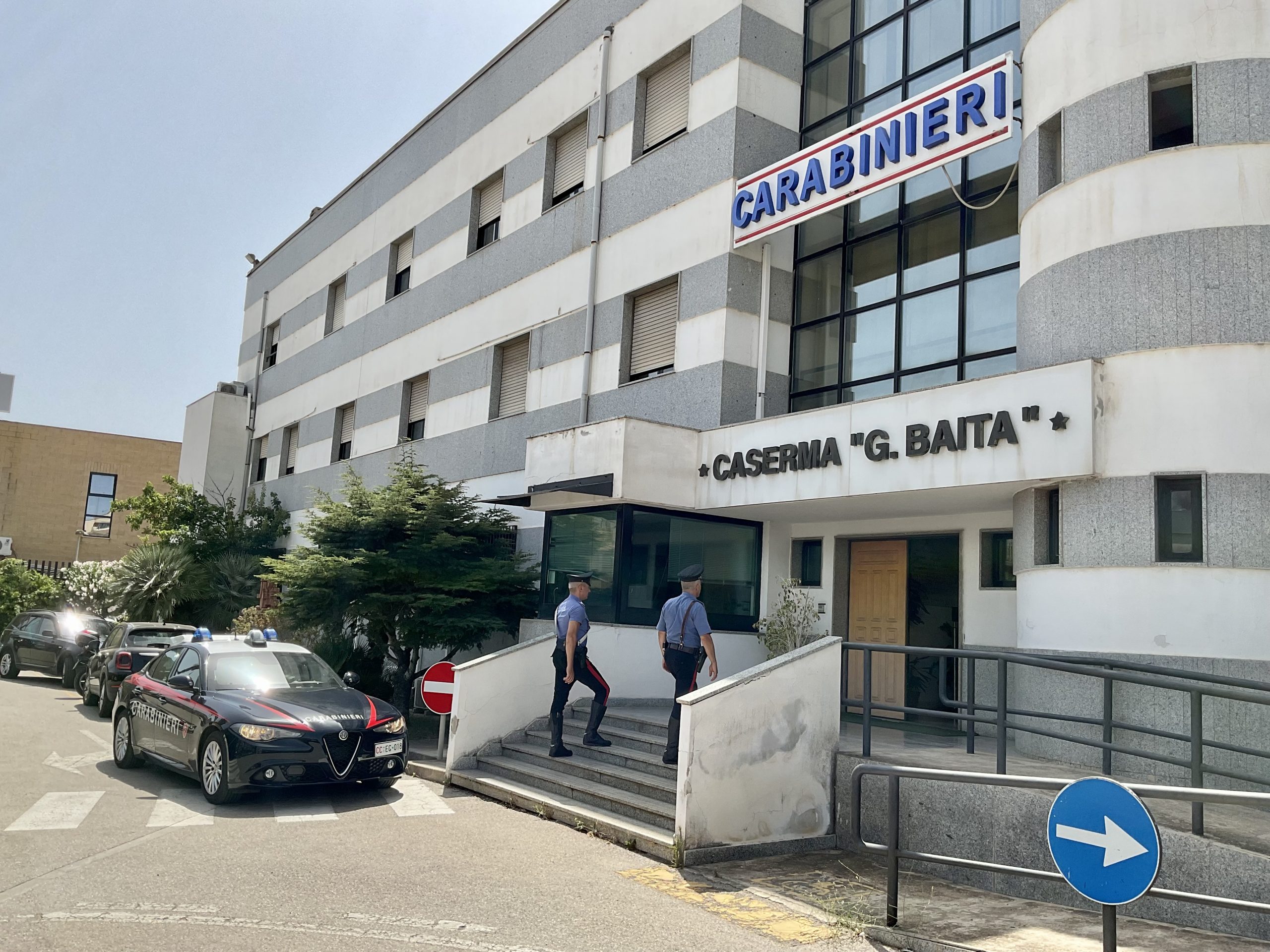 Derubavano i turisti: in Sardegna trovato un “tesoro” con 130 beni portati via ai vacanzieri