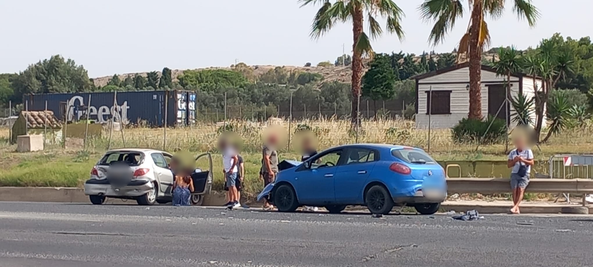 Quartu, schianto tra due auto sulla 554: macchine semidistrutte e feriti lievi