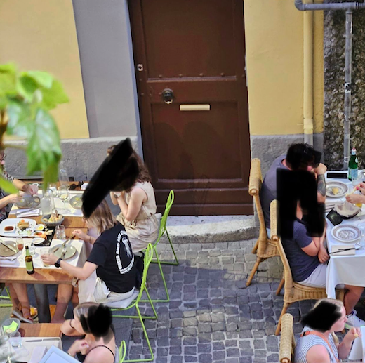 Residenti del Corso in rivolta a Cagliari: “Tavolini e sedie davanti alle porte delle abitazioni”