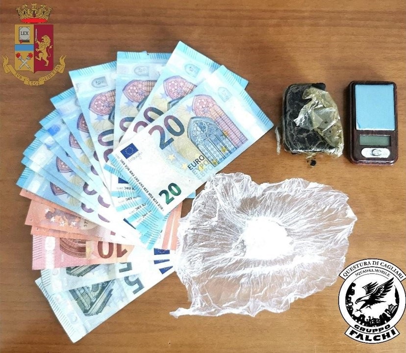 Cagliari, spaccio di droga in piazza Medaglia Miracolosa: 58enne in arresto