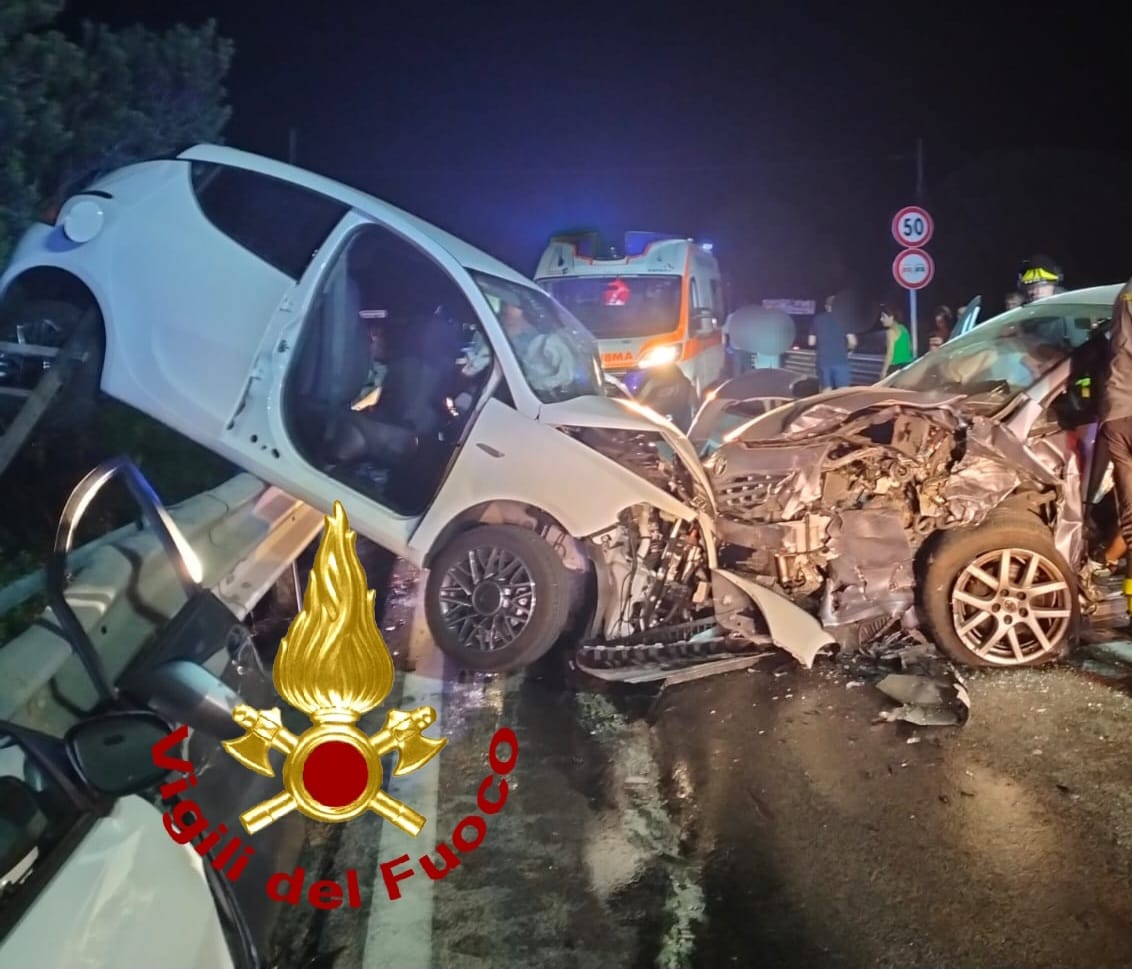 Sangue sulle strade sarde, schianto fatale sulla 125: morte due donne