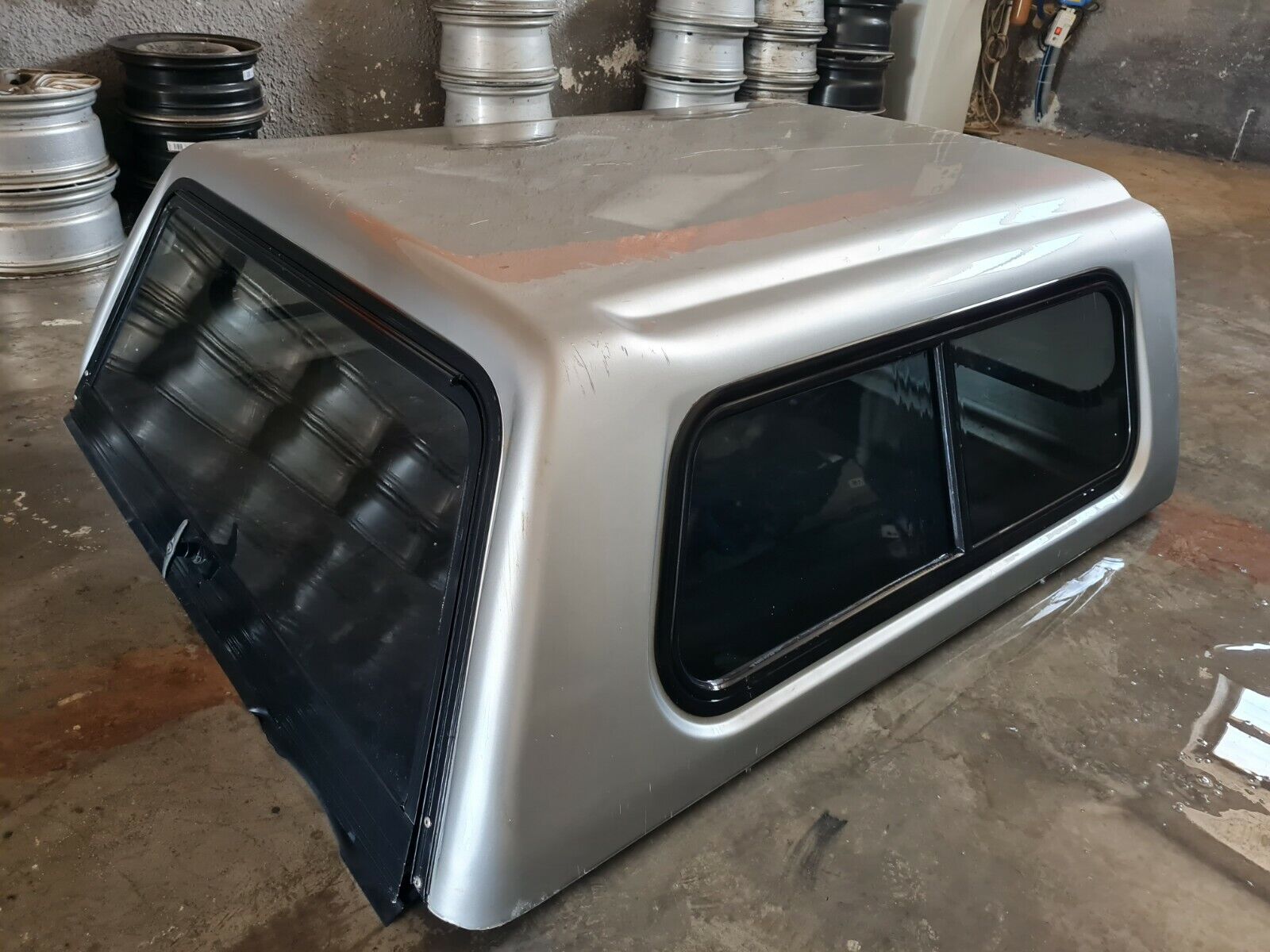 Vuole vendere il tettuccio dell’auto, 26enne di San Vito truffata versa 1250 euro a un pakistano e un napoletano