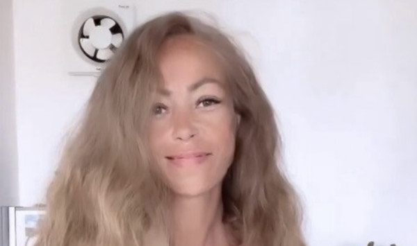 Dieta vegana uccide influencer a 40 anni: si nutriva con semi e frullati