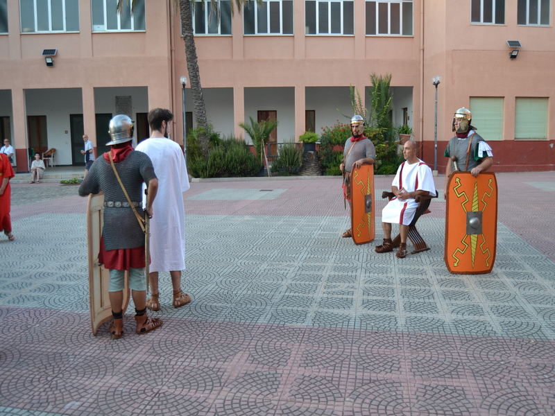 Monserrato, successo per la rievocazione del martirio di San Lorenzo: piazza gremita