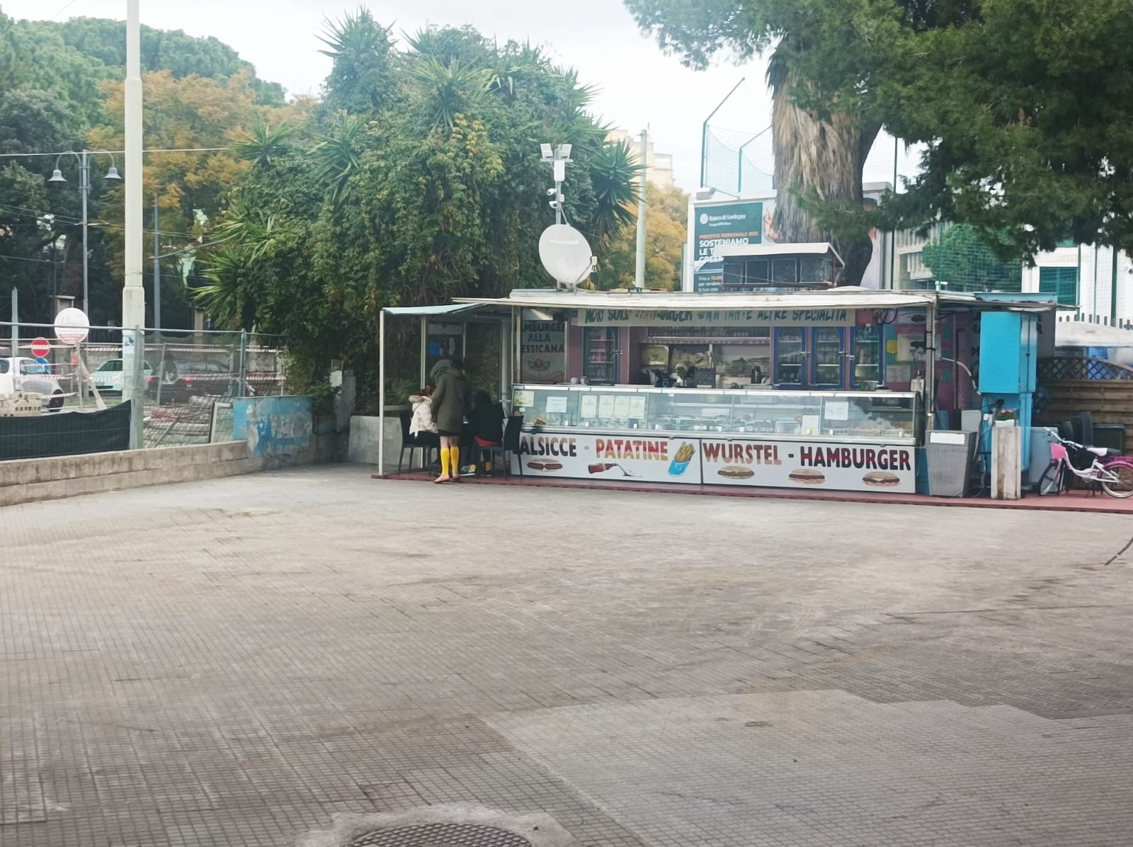 Paninoteca di via Dante denuncia Casteddu Online, ma il pm chiede l’archiviazione: “Fatto tenue”