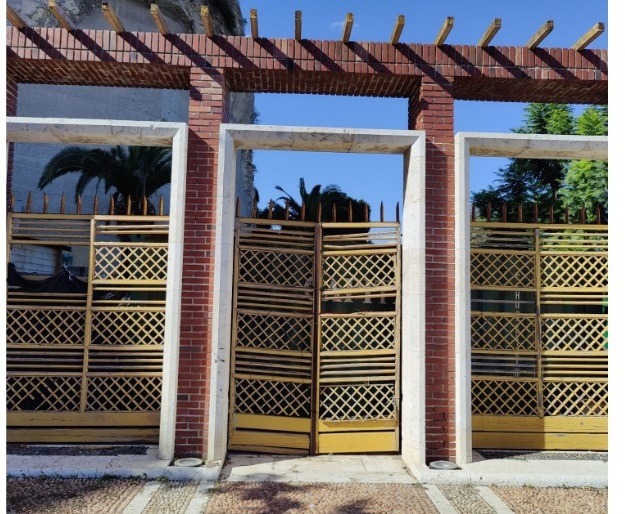 Cagliari, rischio crolli nel portone dei Giardini pubblici: via al restauro