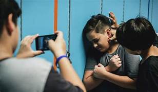 Allarme minori a Cagliari tra bullismo, alcolismo e misoginia: “Servono gli educatori di strada”