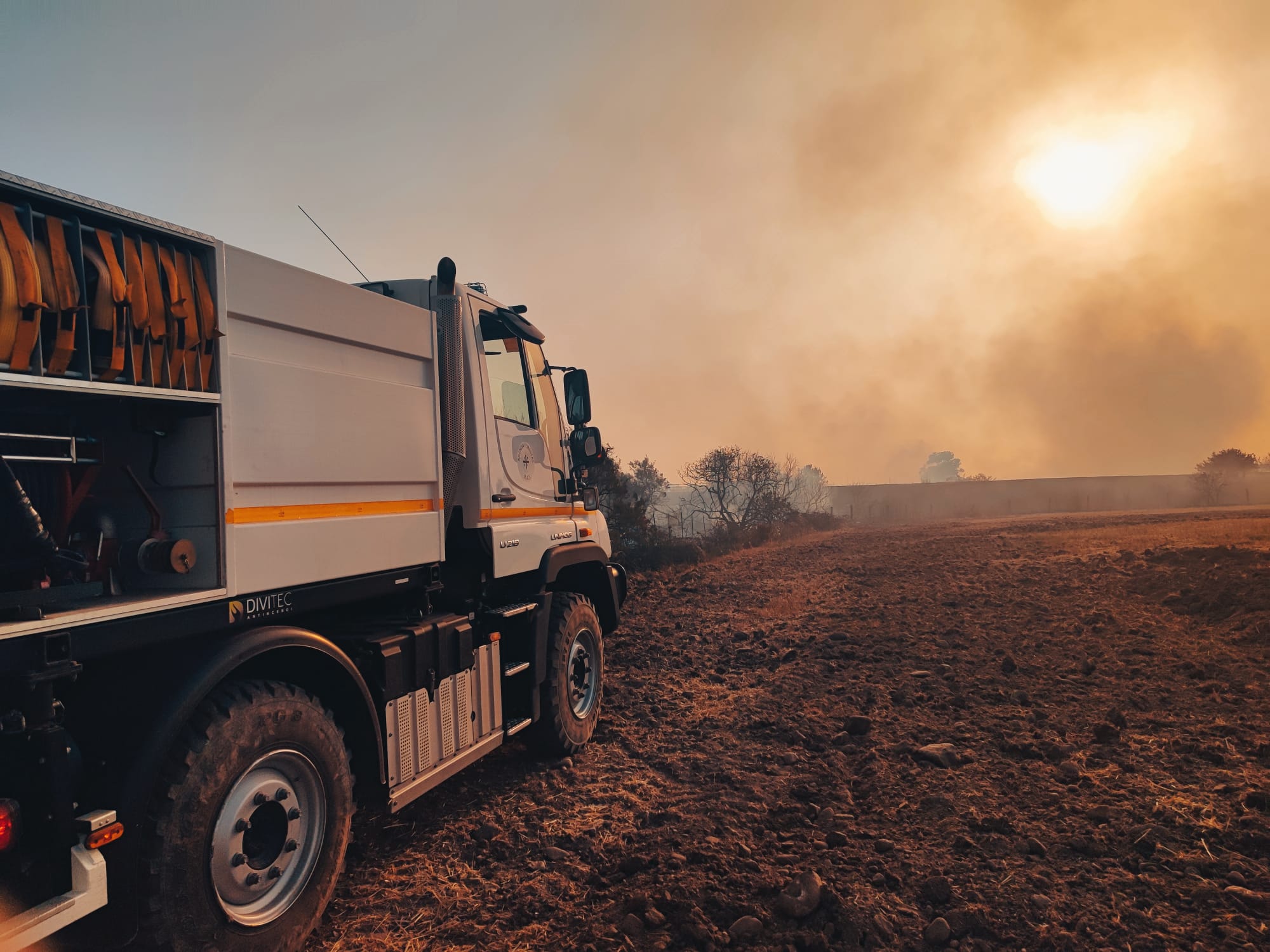 Sardegna stremata dagli incendi e forestali sul piede di guerra: “Poca sicurezza e lavoratori troppo anziani, siamo invisibili”