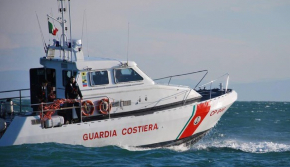 Scontro tra nave Tirrenia e peschereccio nei mari della Sardegna, c’è un marinaio disperso