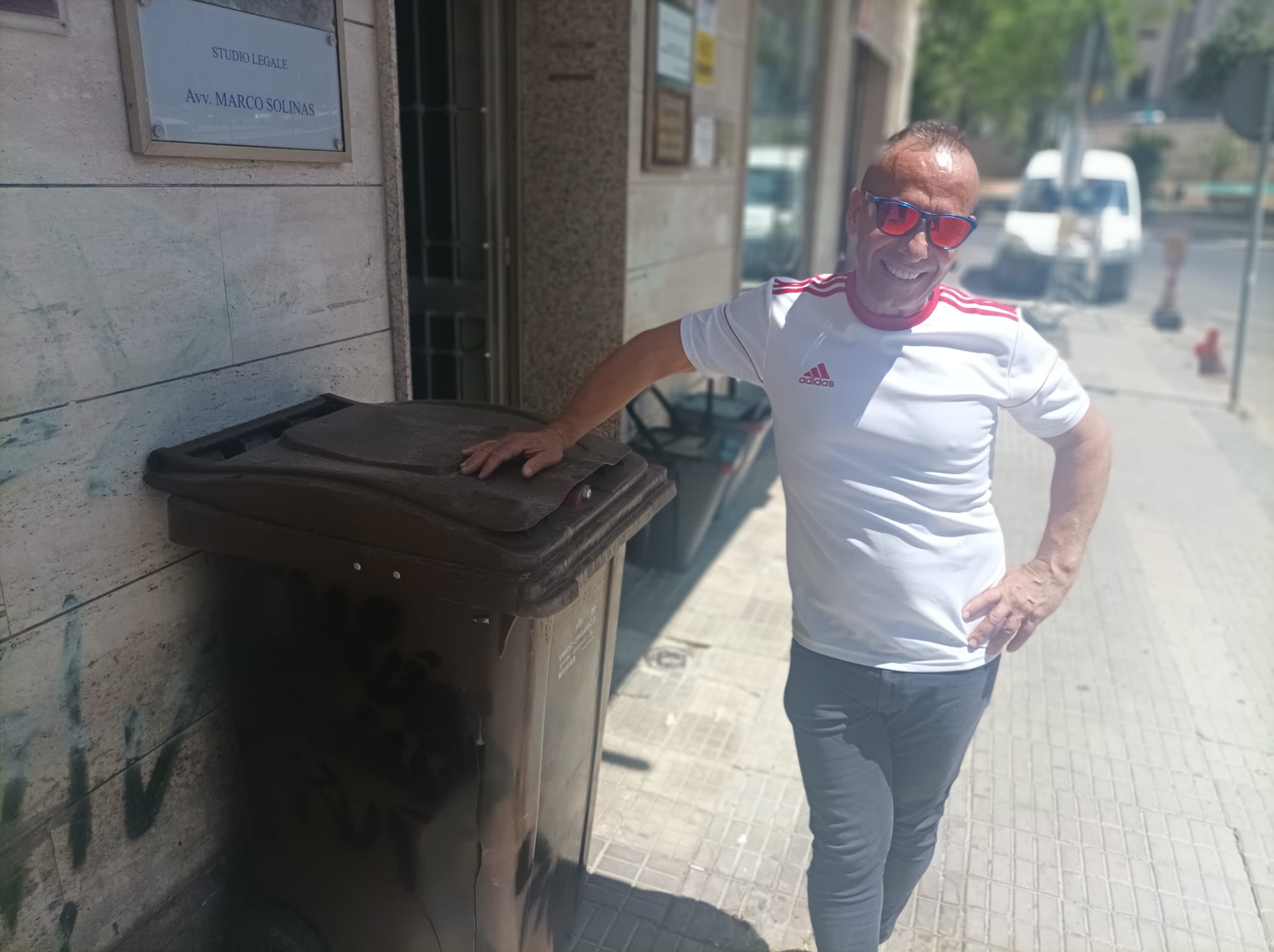 Odissea mastelli a Cagliari: “Sei rotti e cambiati dopo giri assurdi per colpa di chi ritira i rifiuti”