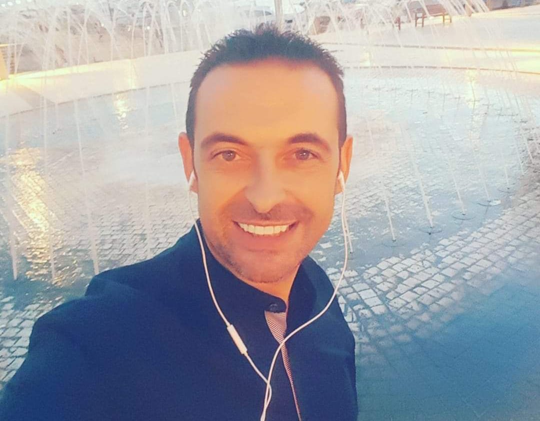 Cammina ai bordi della 130, travolto e ucciso da un’auto: addio al personal trainer Maurizio Figus