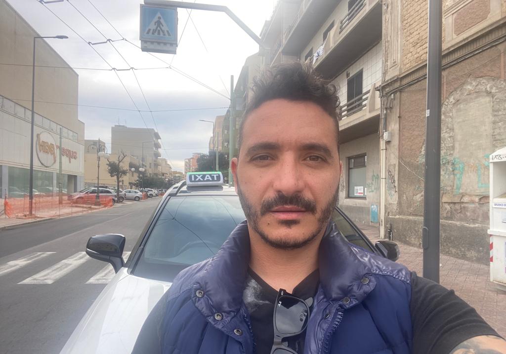 A Quartu in fumo migliaia di chiamate ai taxi, arriva la svolta: “Più licenze anche per favorire i turisti”