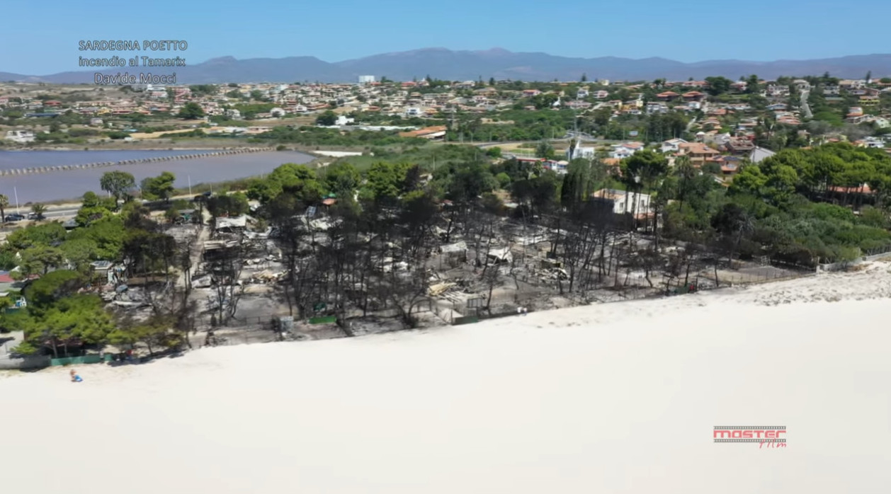 Dalla vita alla distruzione, l’ex camping Tamarix a Quartu tutto incenerito dal fuoco: il VIDEO choc