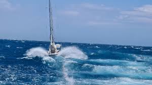 Motore in avaria e mare grosso: paura in barca a vela in Sardegna