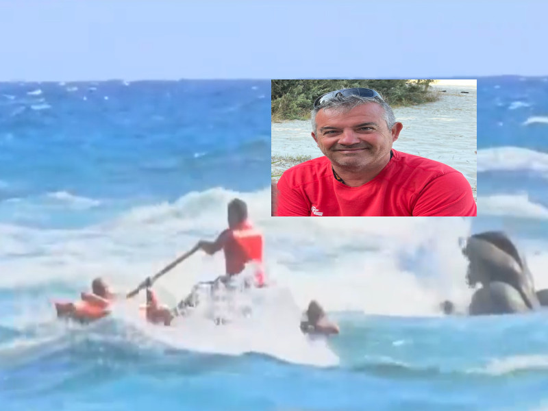 Bagnino salva un bambino e due uomini nel mare in tempesta a Tortolì: “C’era la bandiera rossa”