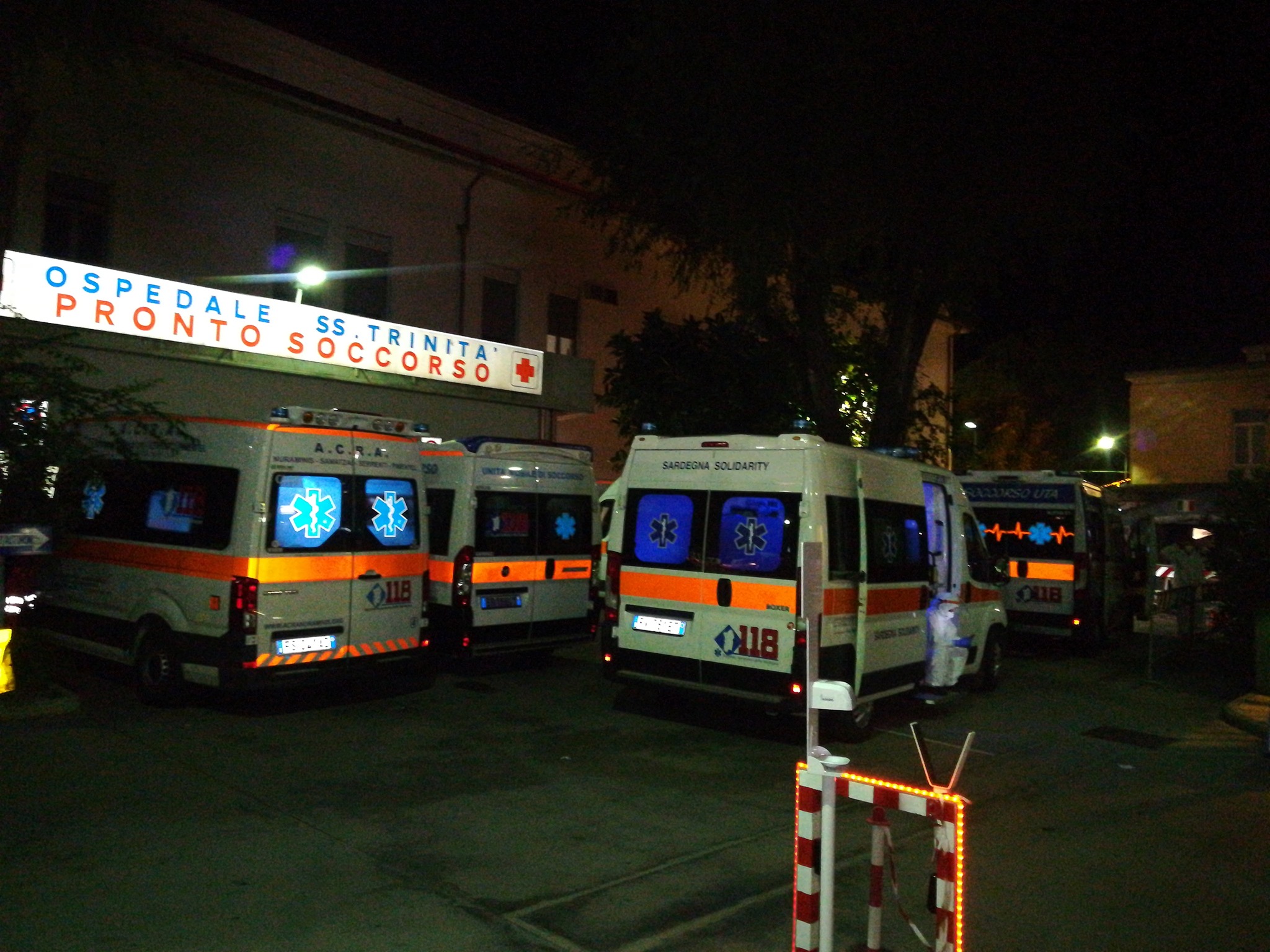Cagliari, guerra delle ambulanze al Ss. Trinità: “Troppe ore di lavoro con i nuovi turni”