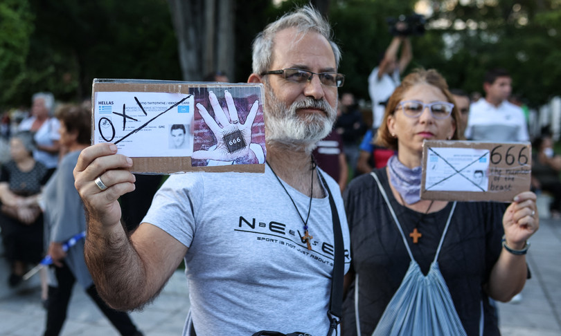Protesta in Grecia contro le carte d’identità biometriche: “Rischio controllo degli individui”