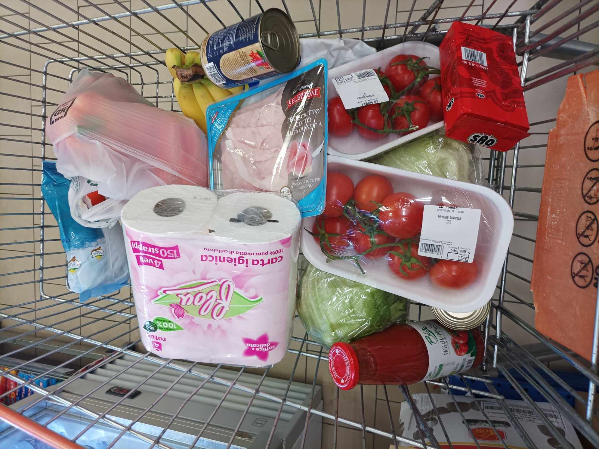 I prezzi aumentano ancora a Cagliari, incubo senza fine: supermercati proibitivi, volano i prezzi di aerei e navi