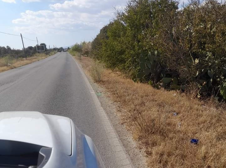 Assemini, furbetto dei rifiuti fermato e multato: “E ora ripulisci la strada”