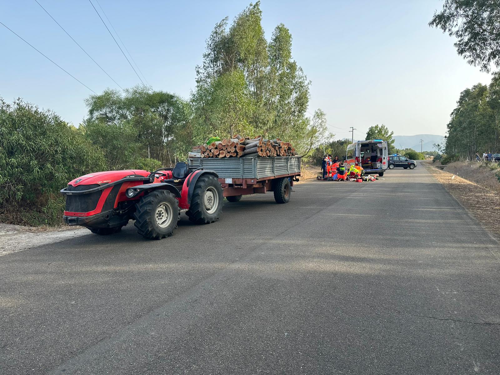 Pabillonis, cade all’improvviso dal trattore e muore: addio a Carlo Dessì