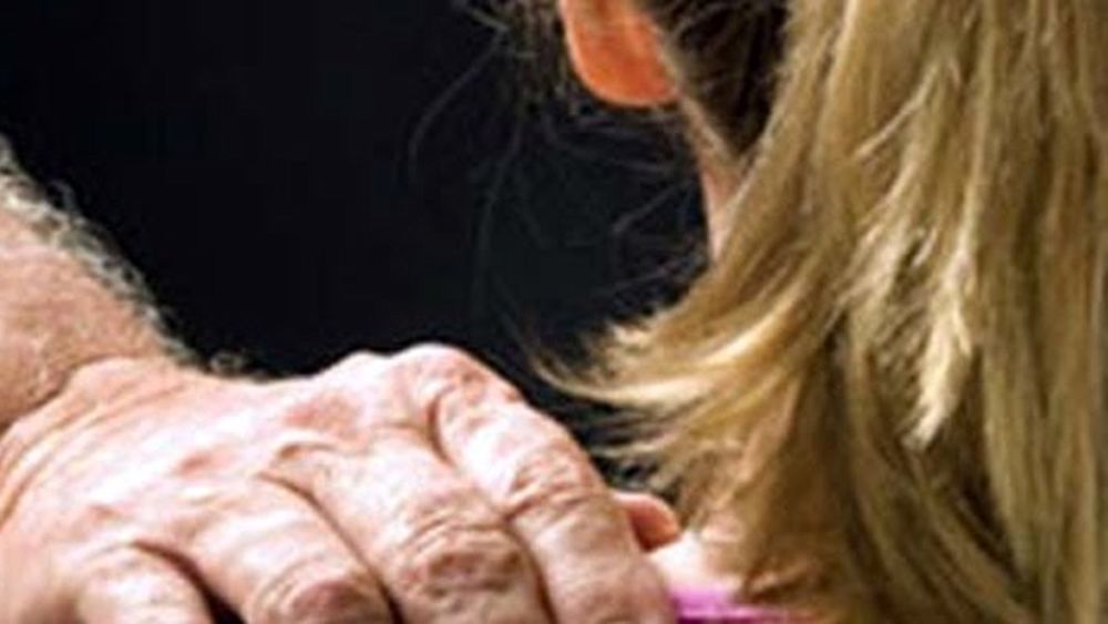 Cagliari, molestie sessuali e sputi alle studentesse: allarme in piazza d’Armi