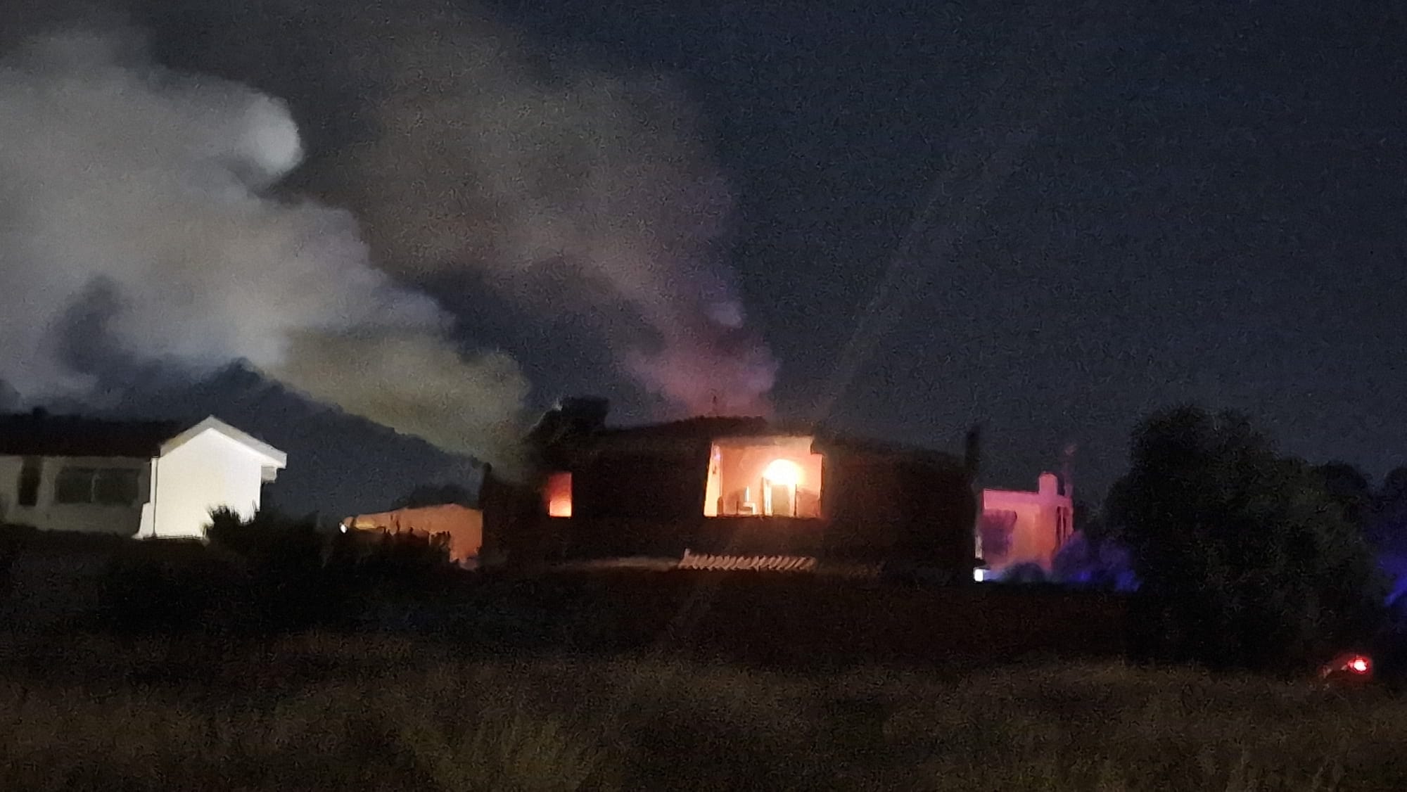 Quartu, incendio in una villetta di via Lampedusa: coppia di 70enni illesa per miracolo