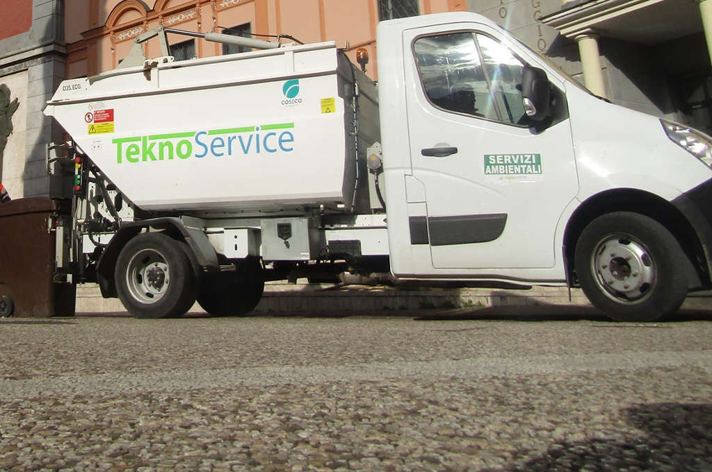 Addetti alla raccolta dei rifiuti in trincea, scatta lo sciopero in 6 Comuni sardi: c’è anche Capoterra