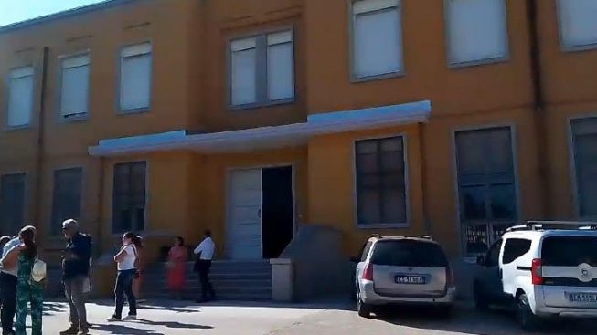 Cagliari, sì a 200 bambini nella scuola di Is Mirrionis: “Speriamo di tornare in via Stoccolma a febbraio”