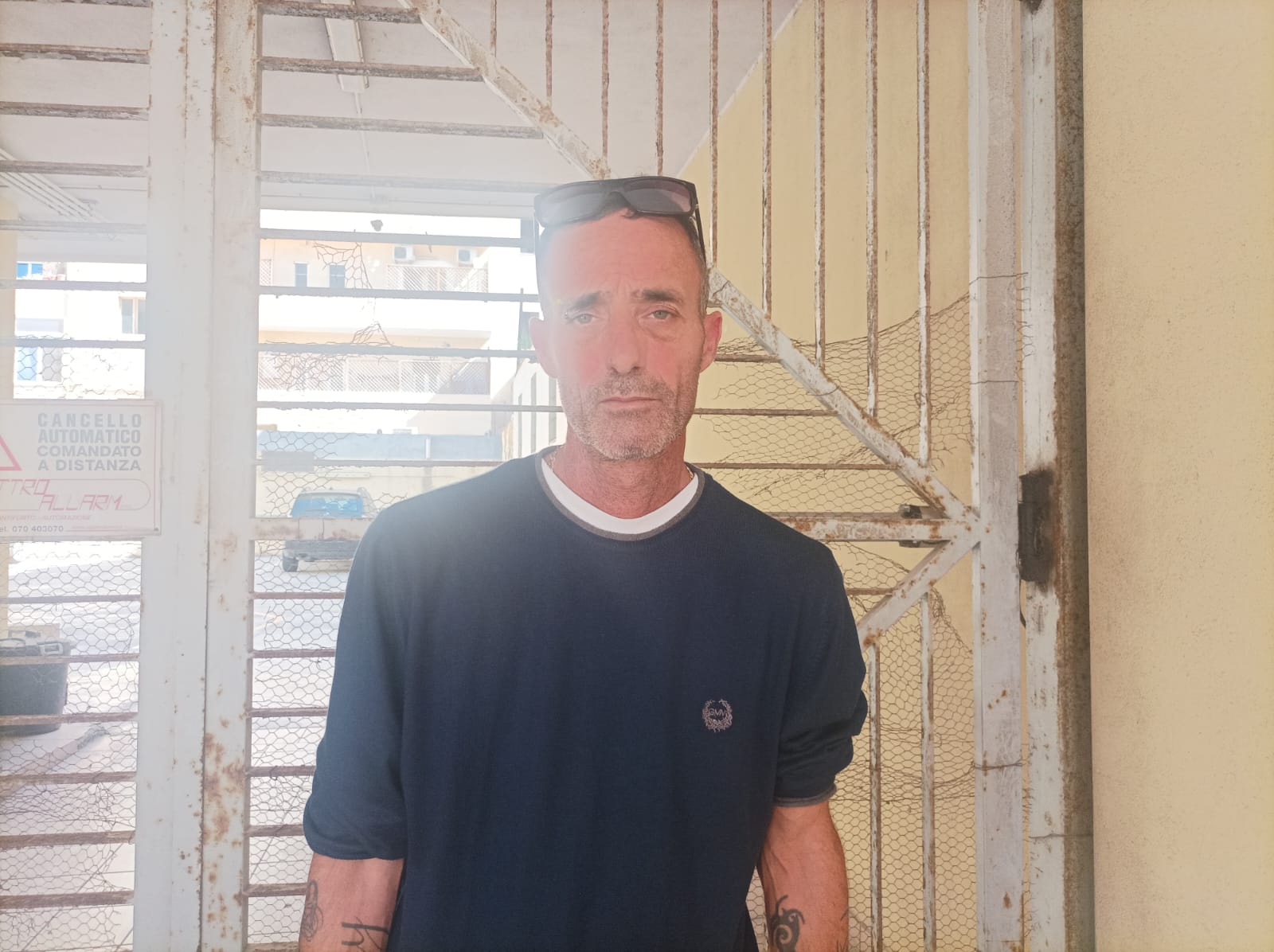 Scappa dalla Germania, torna a Cagliari e non trova lavoro: “A 48 anni vivo in strada con la mia compagna”