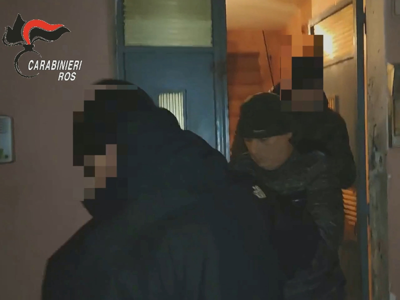 Gli affari criminali dei banditi del Nuorese con i vertici politici e sanitari a Cagliari: “Sono i paesani di Mesina”