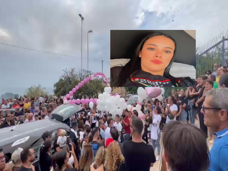 Il silenzio rotto da applausi e fuochi artificiali, Cagliari dice addio a Giorgia Banchero: “Brilla lassù”