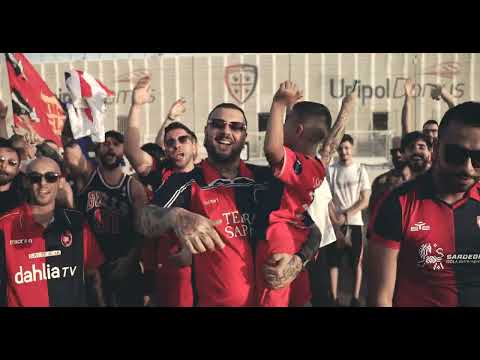 Cagliari, una canzone per il bomber: “Ulala’, dai palazzi vedo il gol di Lapadula”