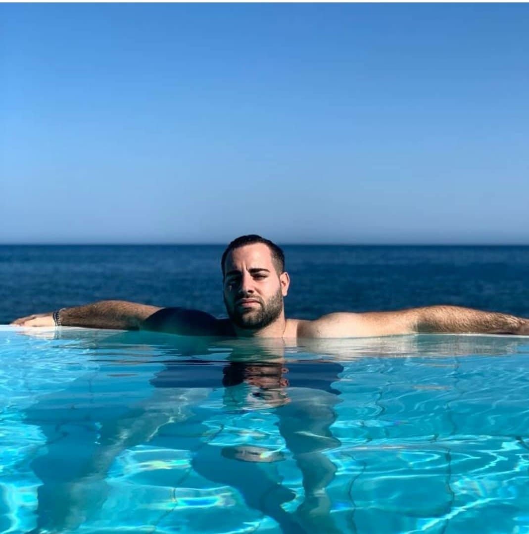 Davide Martini, 24 anni: muore a Pula in sella alla sua moto che si schianta contro un bus di linea