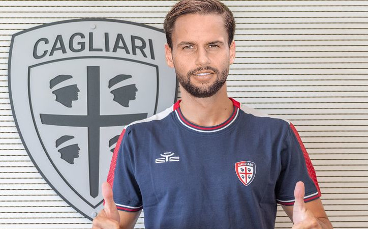 Il Cagliari blinda la difesa, è ufficiale: il greco Hatzidiakos è rossoblù