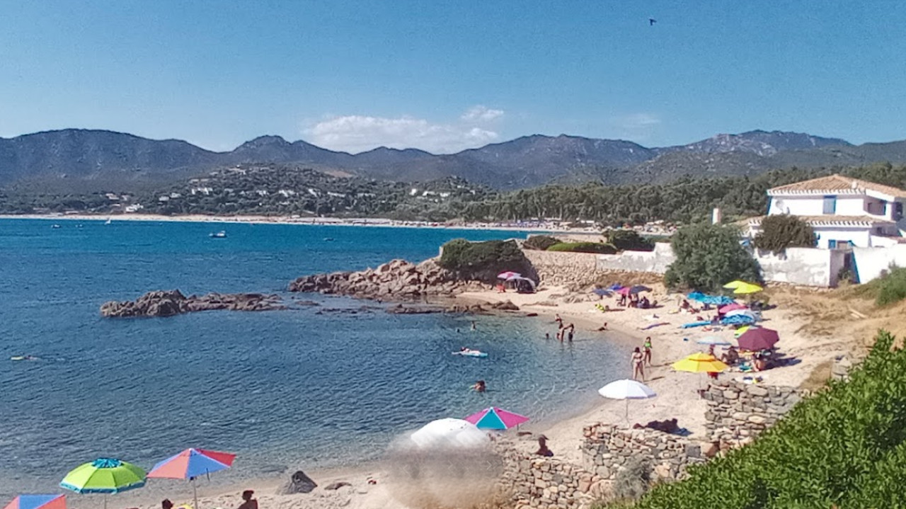 Maracalagonis, la droga nel paradiso delle vacanze gestita da un pusher esperto e dalla fidanzata