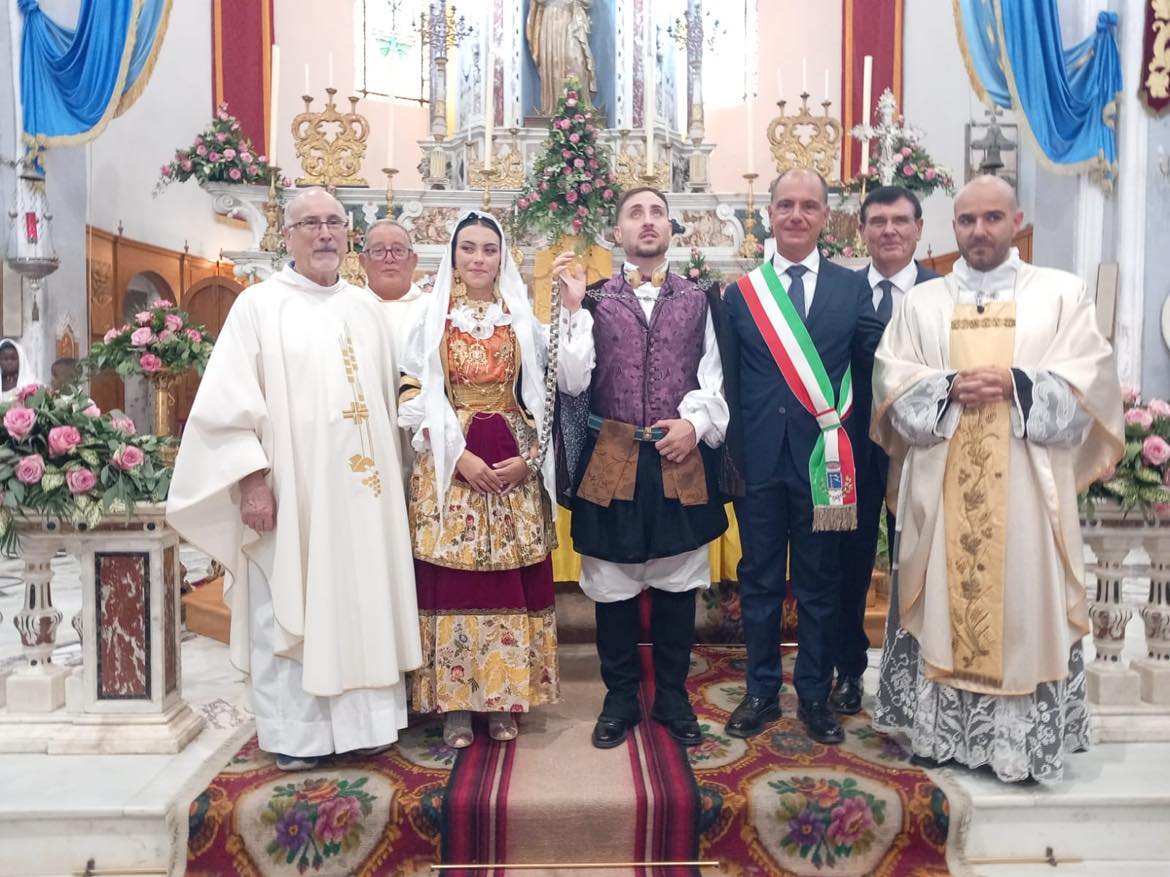 Valentina e Lorenzo, la magia degli sposi in catene: il Matrimonio Selargino è un sogno che non finisce mai