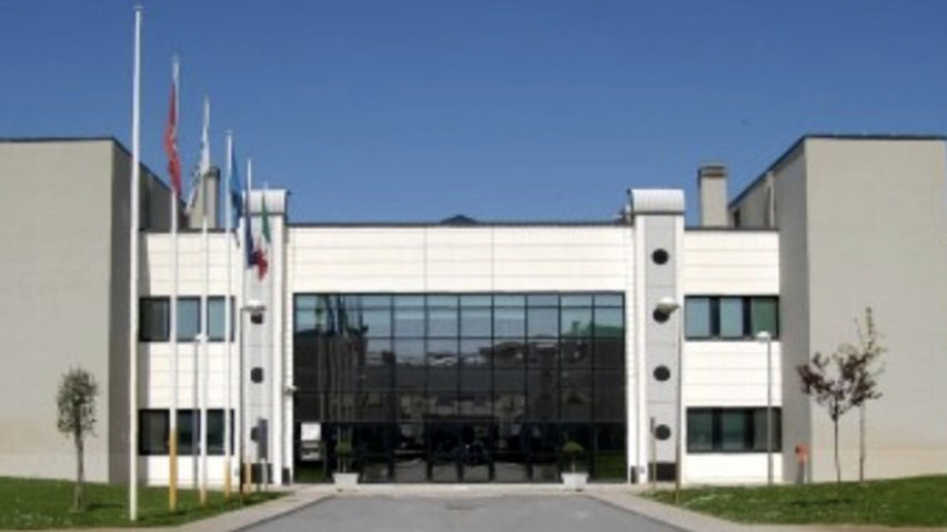 Nata con il cuore a destra e considerata senza speranza, bimba di sei anni viene salvata in Italia