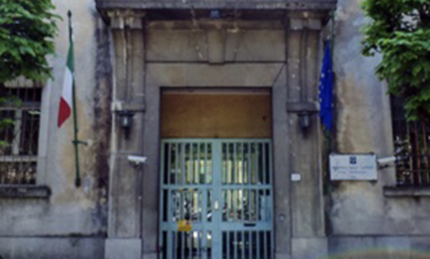 Bimbo di 2 anni caduto dallo scivolo, non è stato un incidente: arrestata la madre